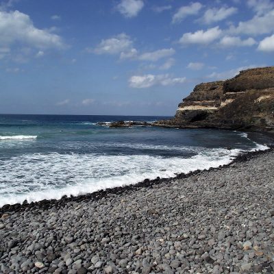 Zbieraj się, Fuertaventura, kamienista plaża