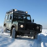 Zbieraj się, Gościniec pod Zielonym Jajem, Land Rover