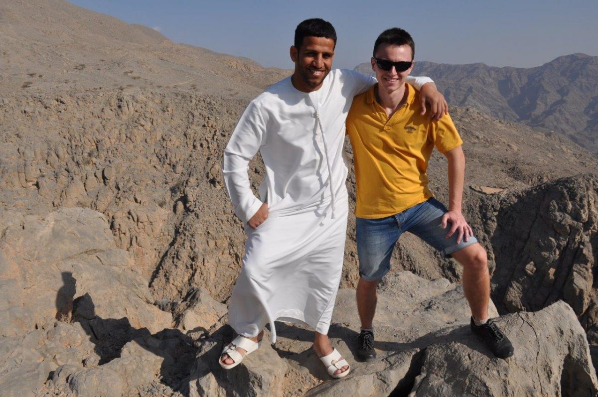 Tomasz Zubko wraz z przyjacielem z Emiratów Dhawi