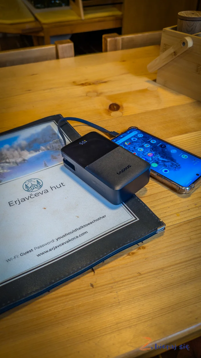 baseus-bipow-pro-powerbank-do-podrozy-zbierajsie (2)